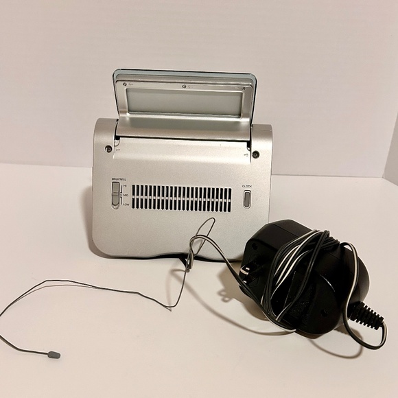 Vintage SONY Dream Machine ICF-CD855V - Picture 8 of 11